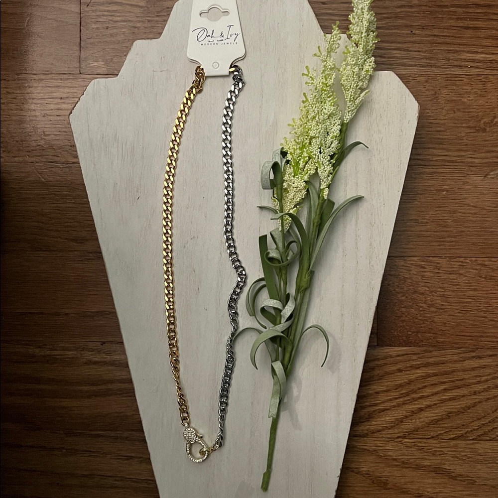 Oak & Ivy boutique necklace gold & silver with carabiner 18”